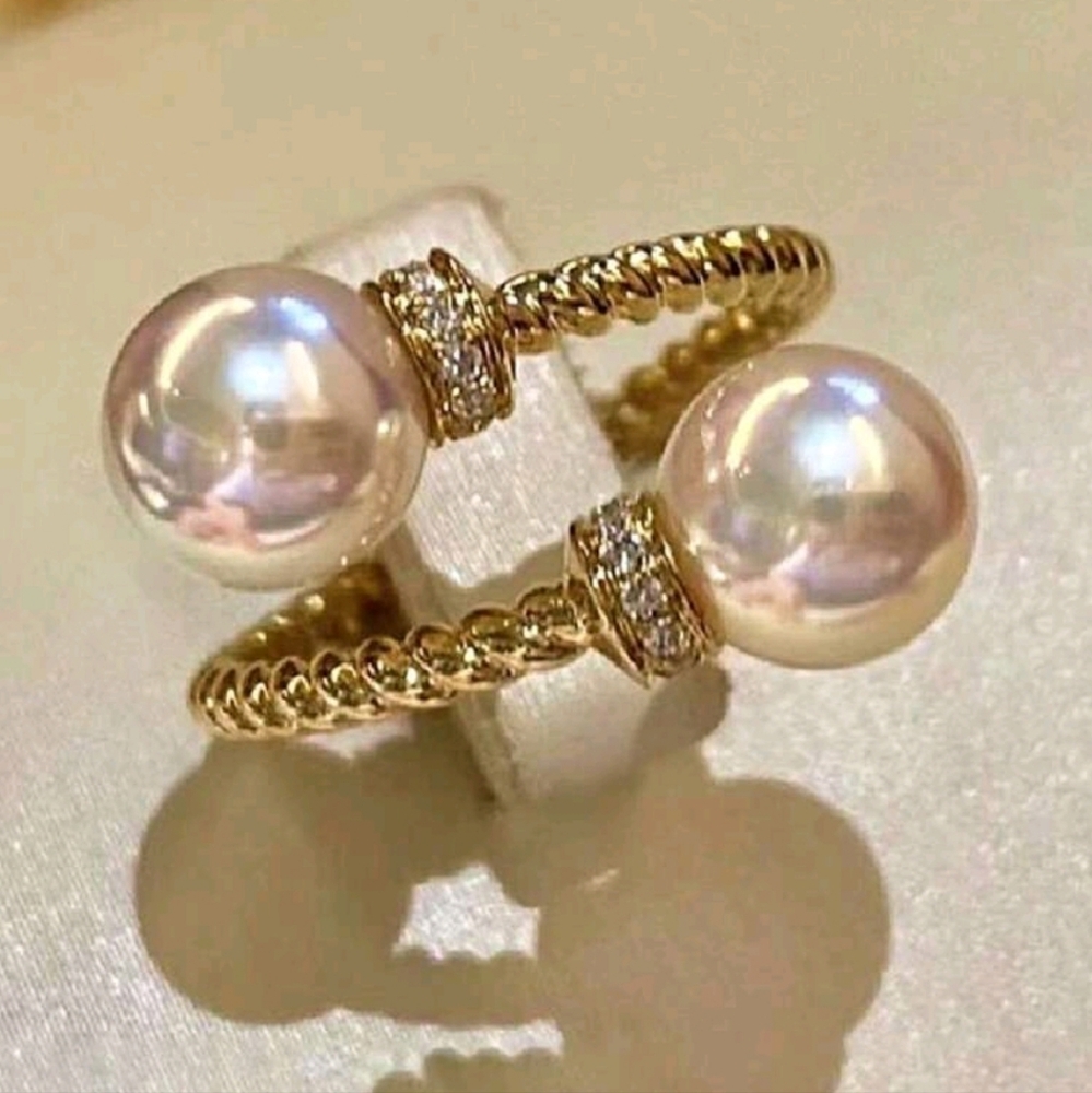 BRAND NEW ** Elegant Gold and Pearl Women's Ring